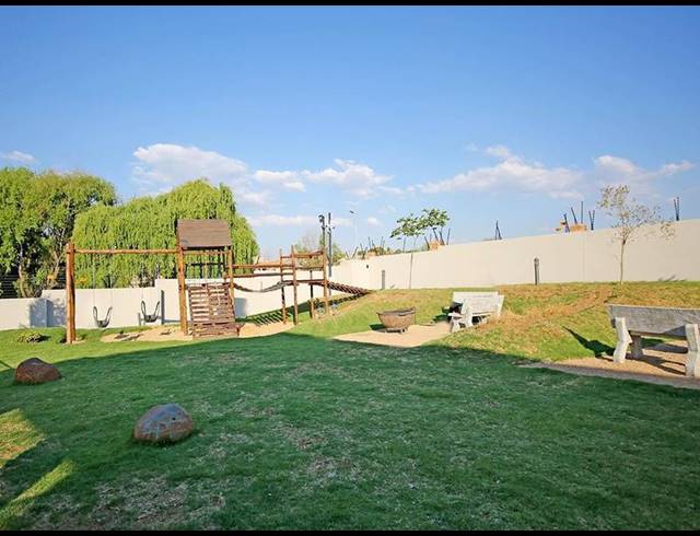 2 BEDROOM TOWNHOUSE FOR SALE IN NOORDWYK